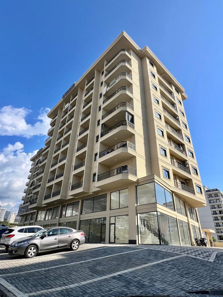 ZU VERKAUFEN: NEUE WOHNUNG IN ALANYA