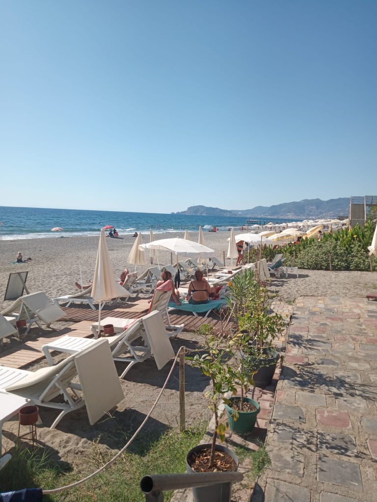 Ferienwohnung in Alanya zu verkaufen, direkt am Strand